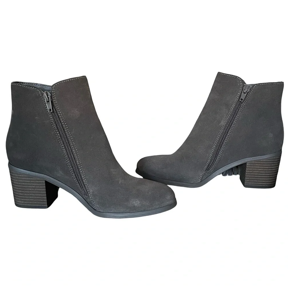 Reaction Kenneth Cole Rowdy Suede Fringe Boots Size 6